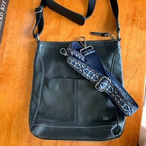 Adjustable strap cross body bag